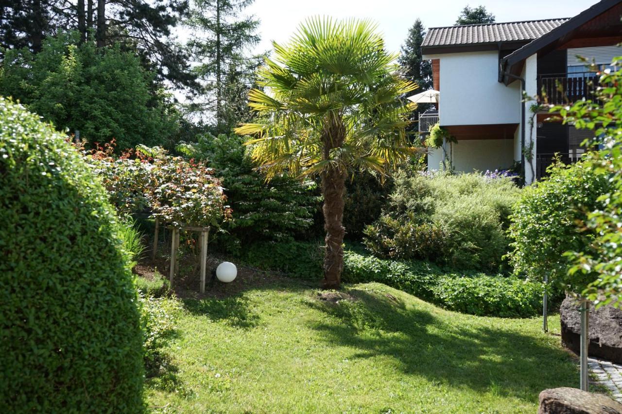 Gaestehaus Am Fuerstweg Heuchelheim-Klingen Екстер'єр фото
