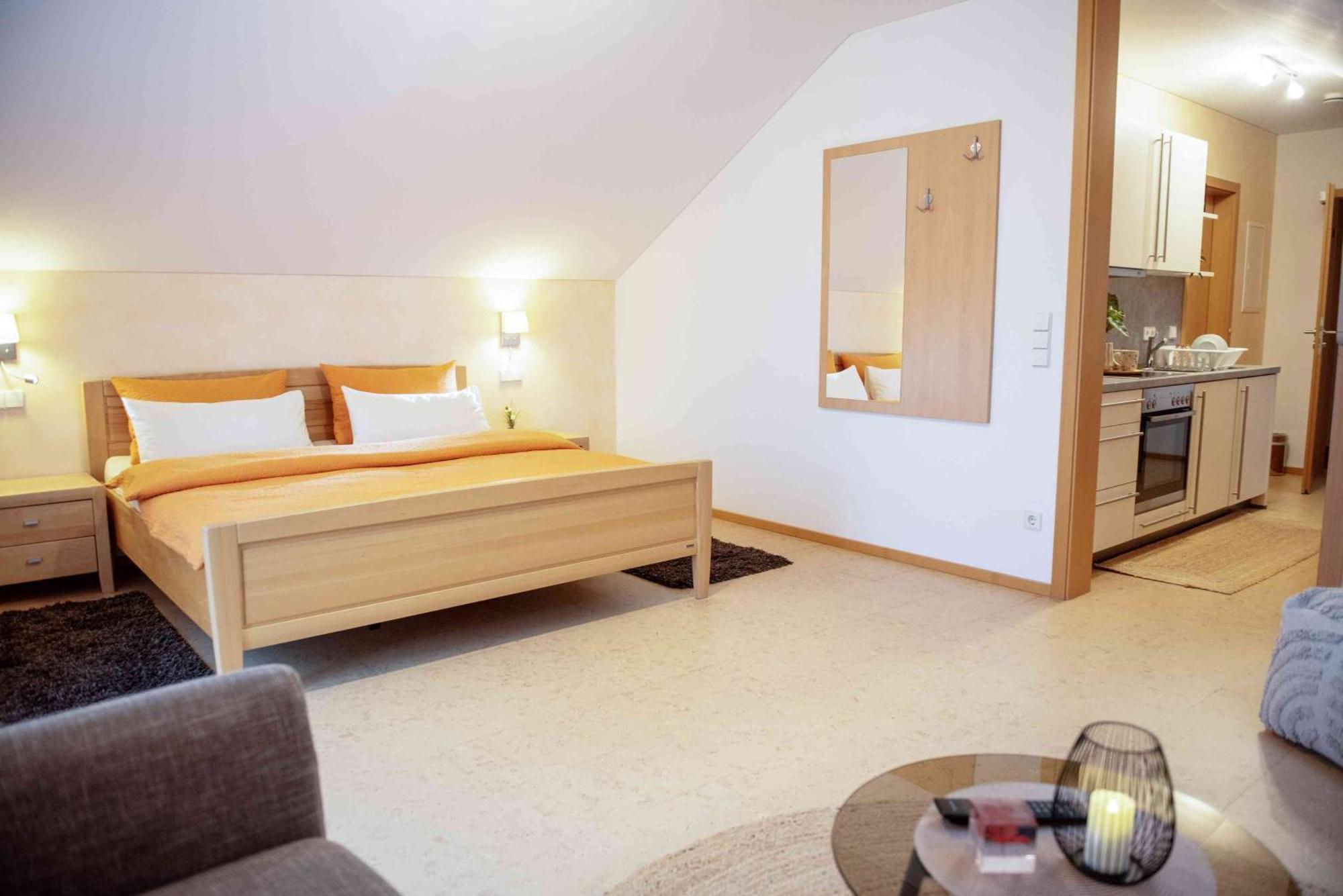 Gaestehaus Am Fuerstweg Heuchelheim-Klingen Екстер'єр фото