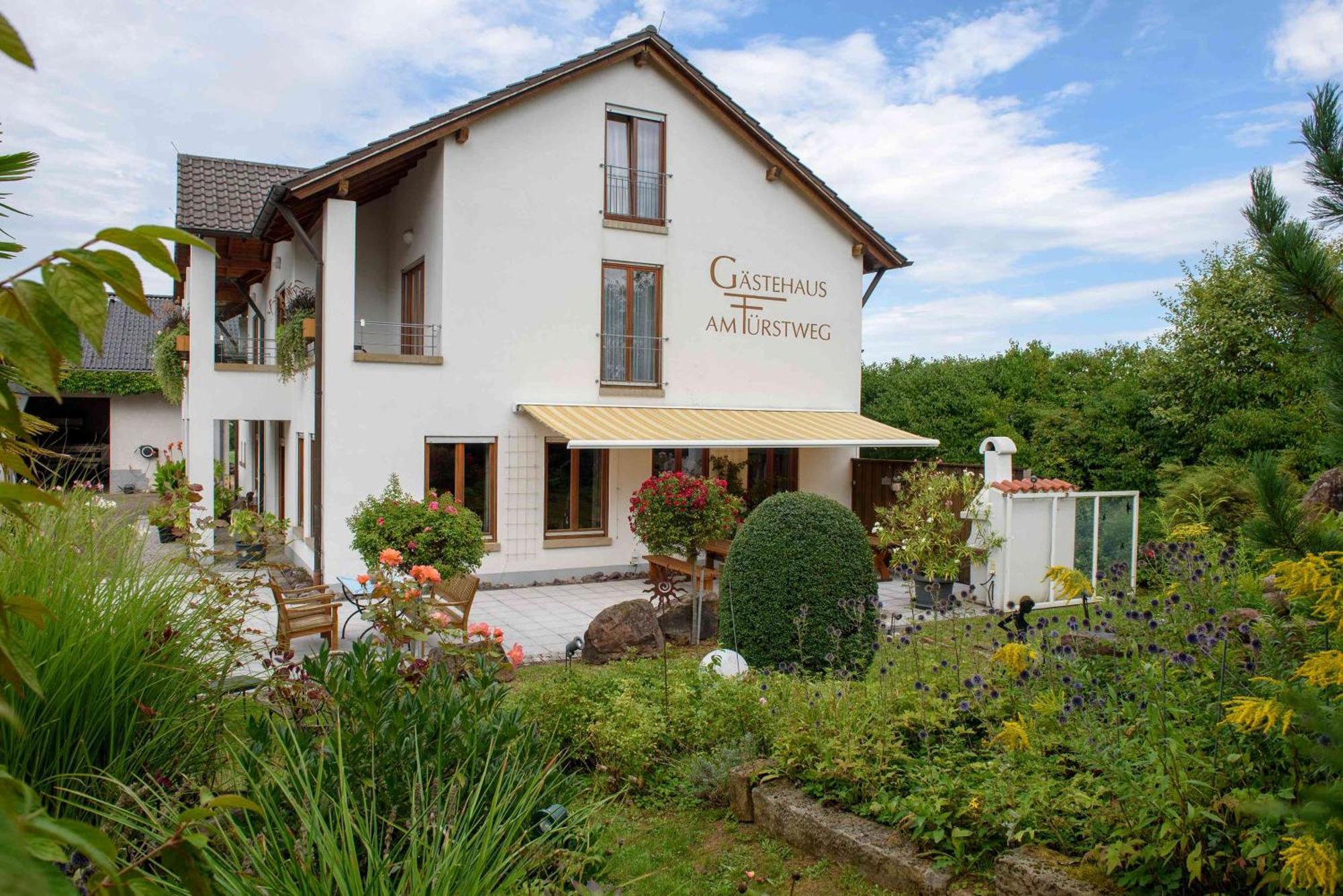 Gaestehaus Am Fuerstweg Heuchelheim-Klingen Екстер'єр фото