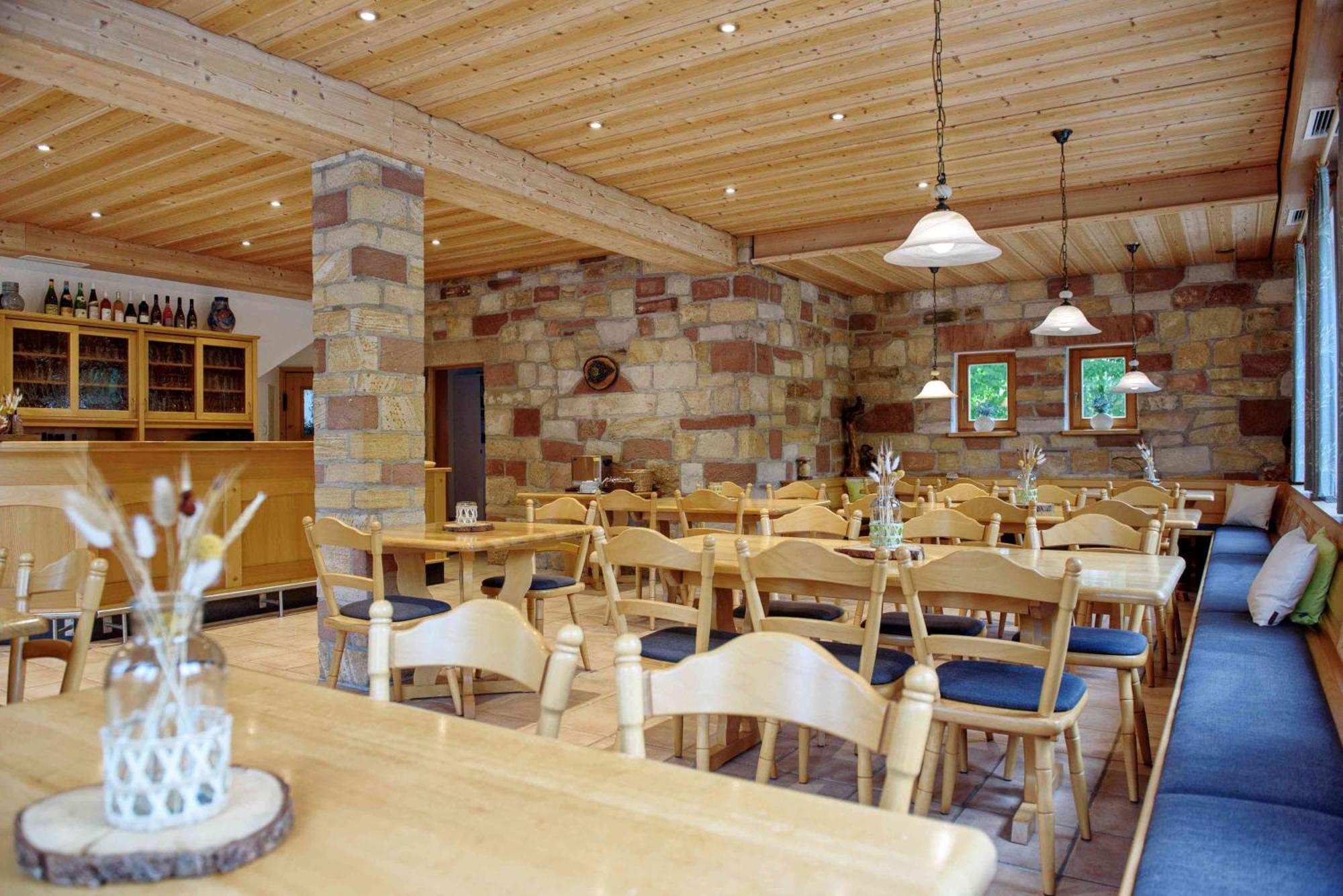 Gaestehaus Am Fuerstweg Heuchelheim-Klingen Екстер'єр фото